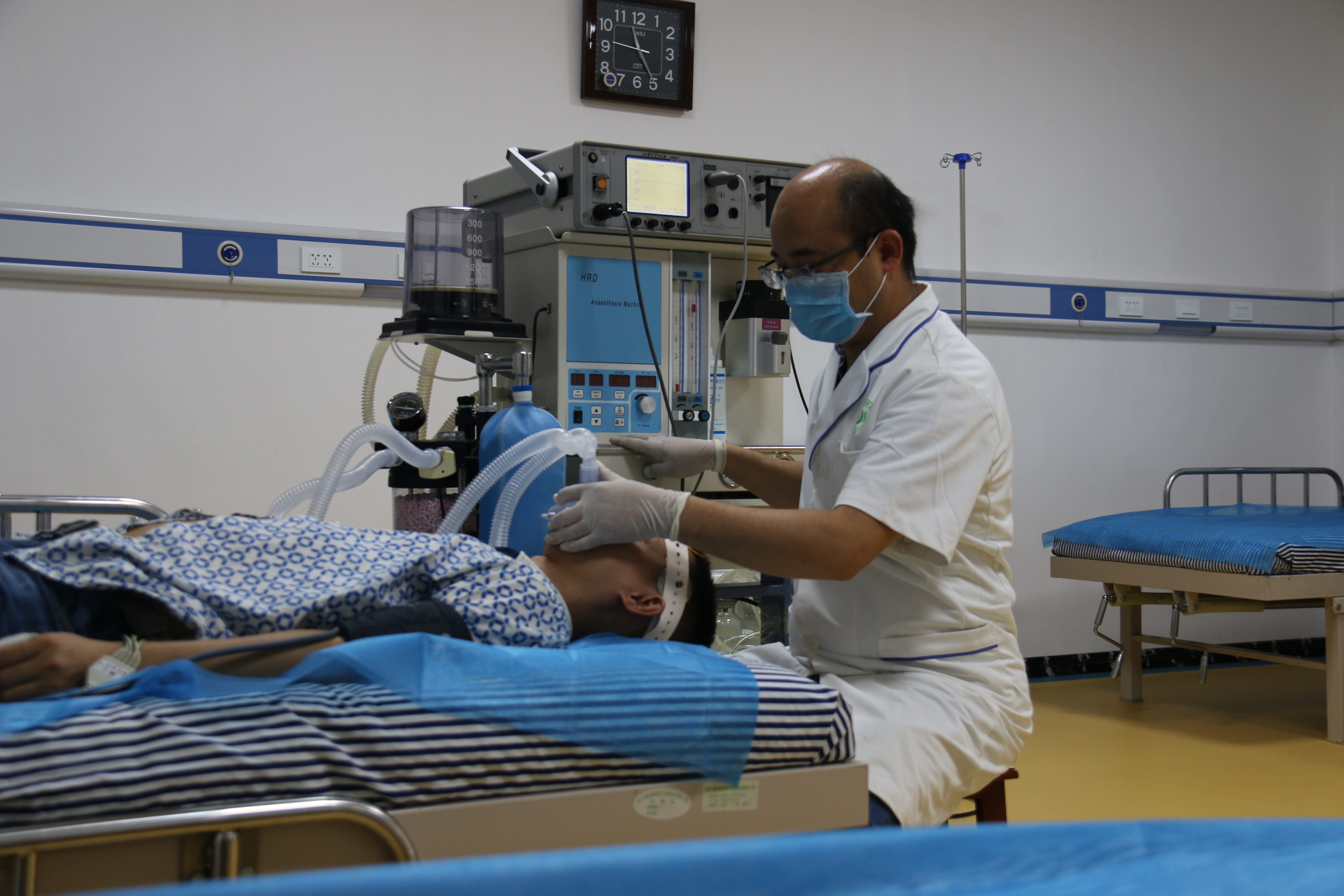 无抽搐电休克治疗